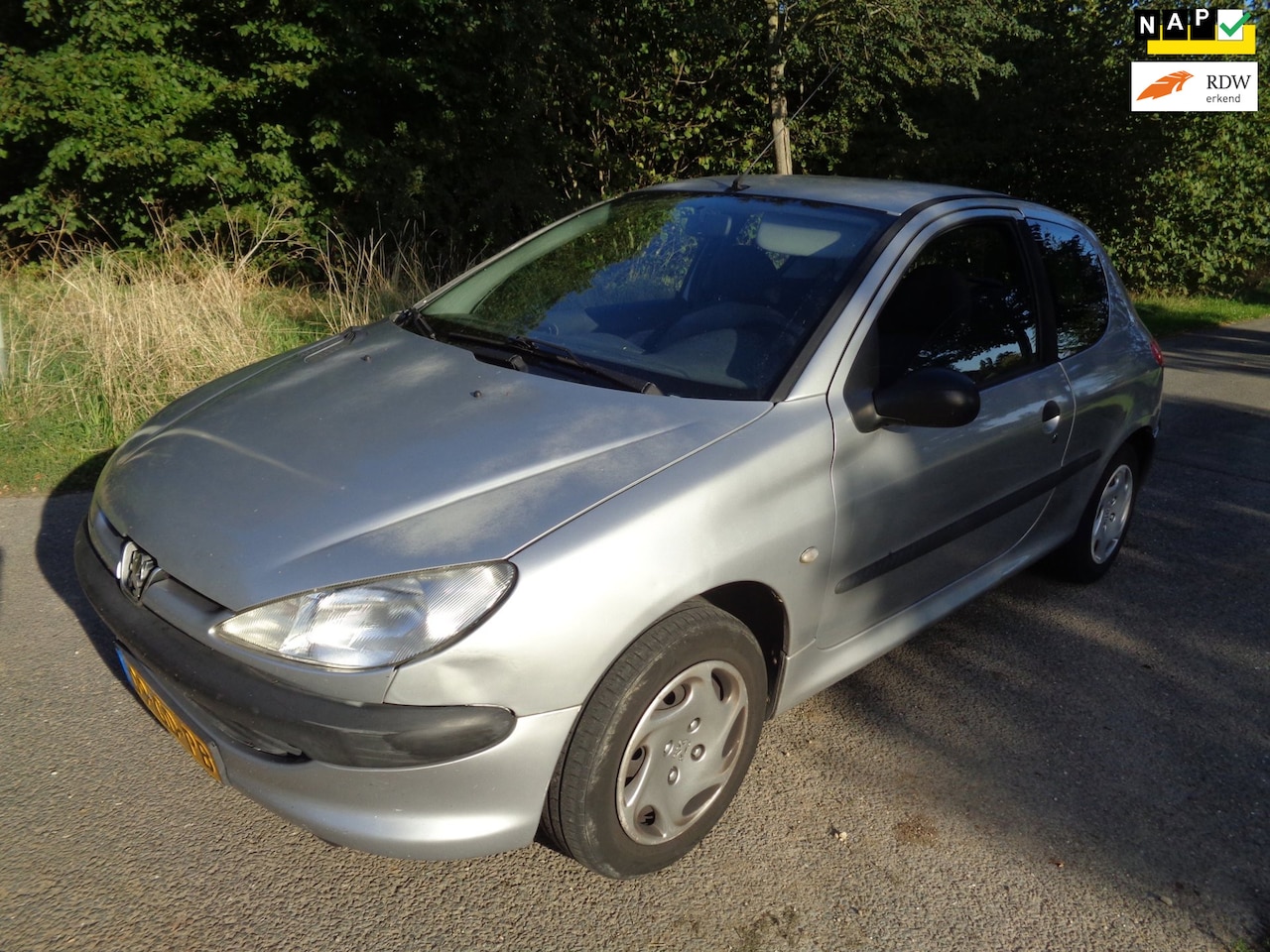 Peugeot 206 - 1.4 XR Inruilkoopje! - AutoWereld.nl