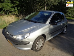 Peugeot 206 - 1.4 XR Inruilkoopje