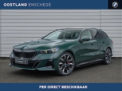 BMW 5-serie Touring - 550e xDrive M Sport Automaat / Panoramadak / Trekhaak / Adaptief M Onderstel Professional