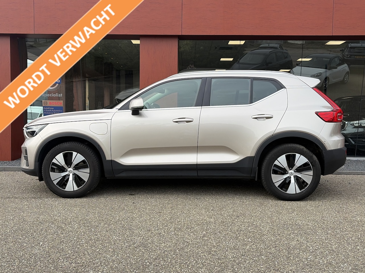 Volvo XC40 - 1.5 T4 Plug-in hybrid Plus Bright | LEER | TREKHAAK - AutoWereld.nl