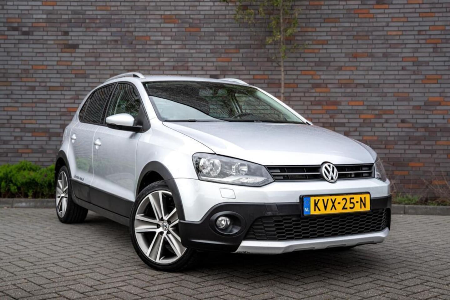 Volkswagen Polo - 1.2 TSI Cross - Navi - Clima - Cruise - PDC - AutoWereld.nl