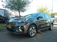 Kia Niro - 150KW / 64KW Elektrisch 204pk Aut DynamicLine SOH 99, % Warmtepomp