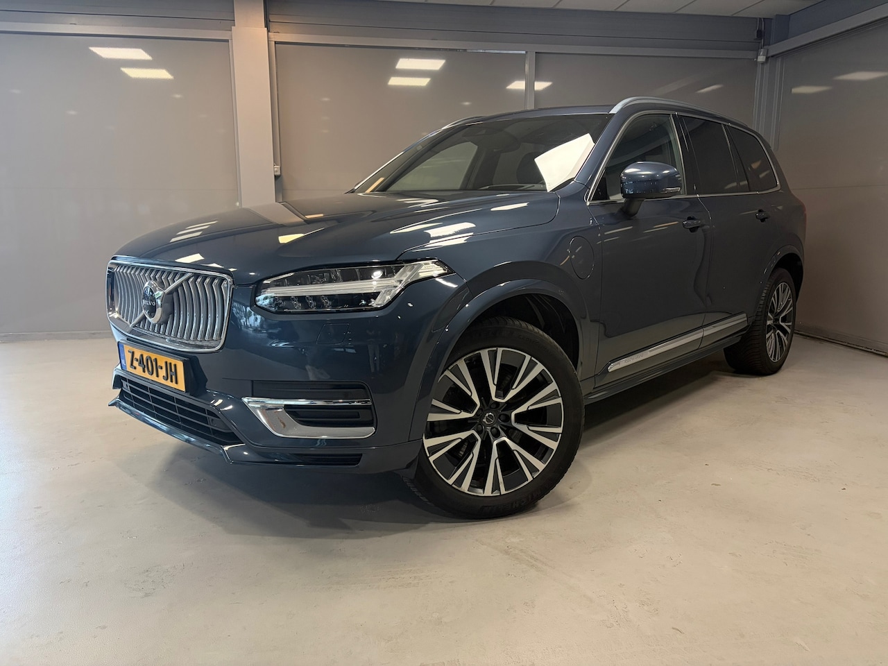 Volvo XC90 - 2.0 T8 Recharge AWD R-Design | PANODAK | LEER | HUD | 7 persoons | - AutoWereld.nl