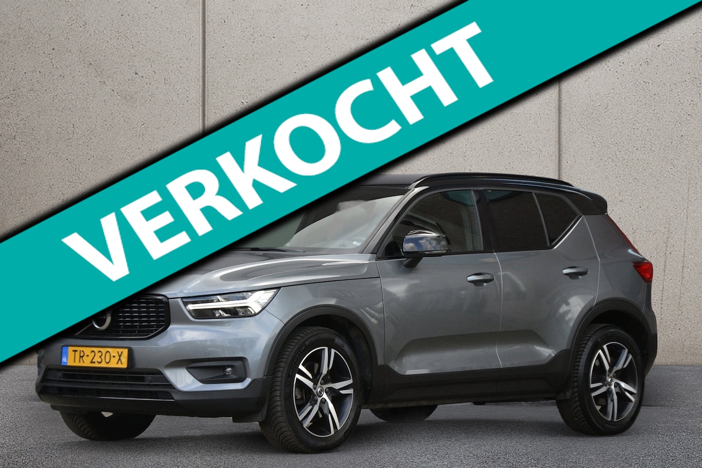 Volvo XC40 - 2.0 T4 R-Design 190PK | ACC | Keyless | Standverwarming - AutoWereld.nl