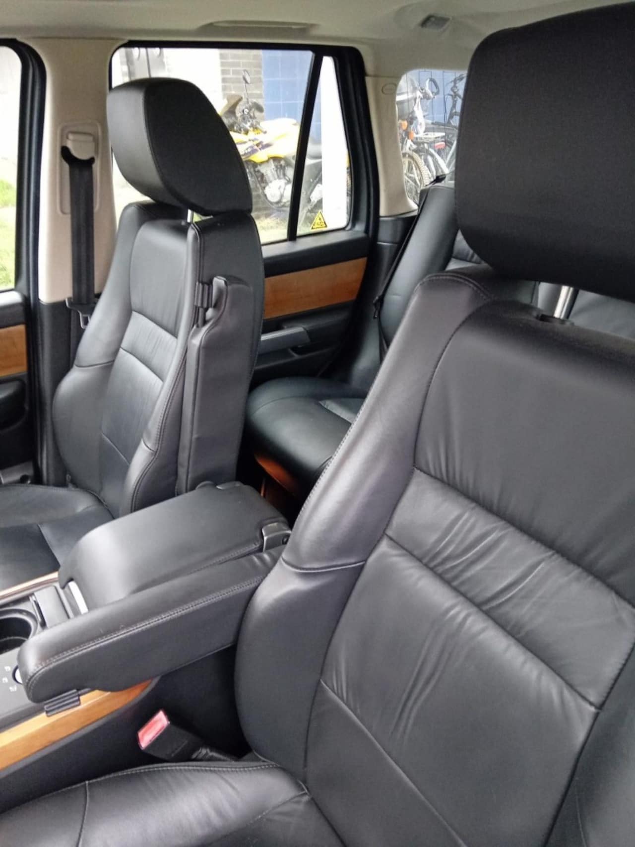 Land Rover Range Rover Sport - 4.4 V8 HSE - AutoWereld.nl
