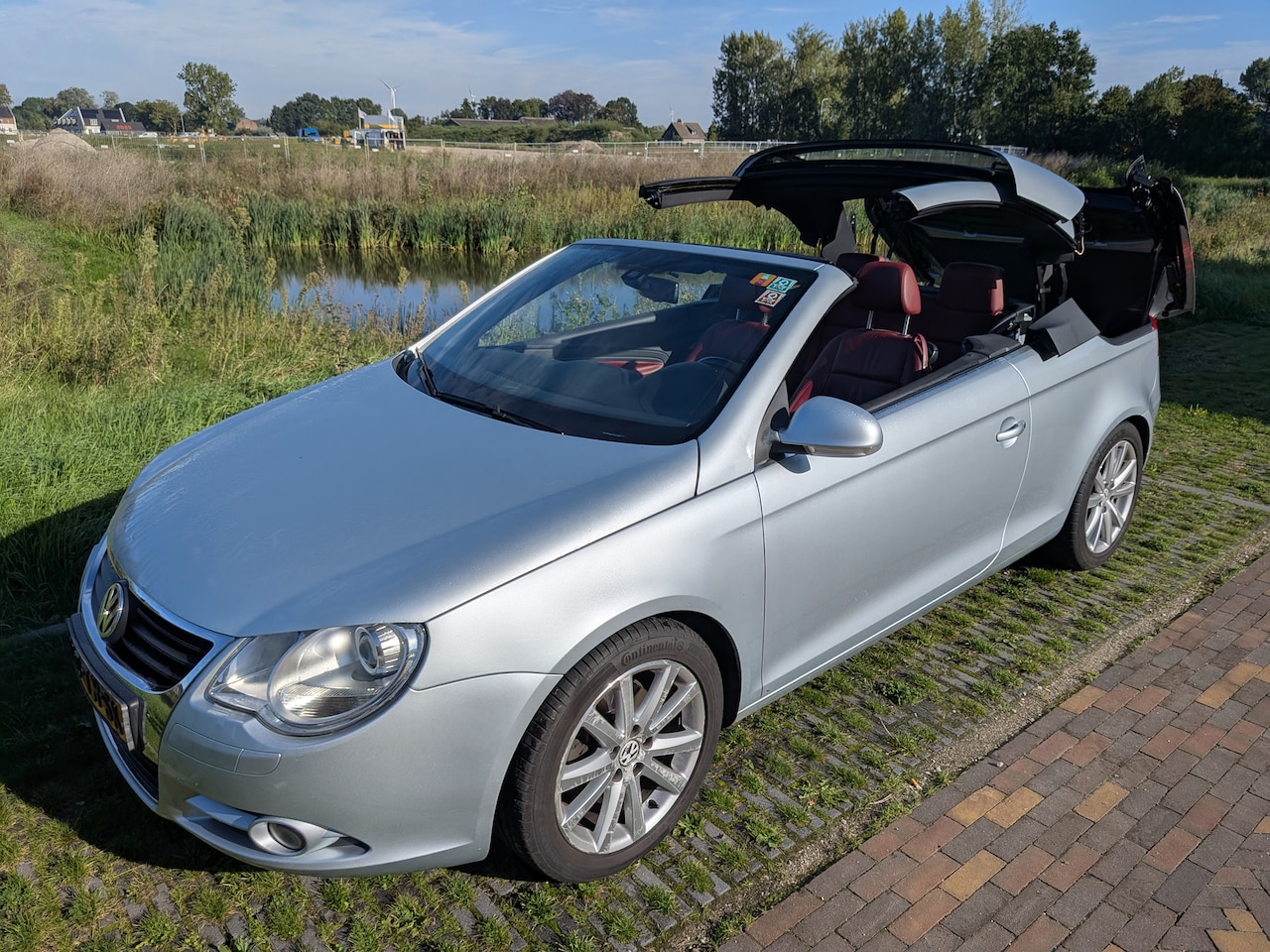 Volkswagen Eos - 2.0-16v FSI NAP | PANORAMA | LEDER | AIRCO | CC | PDC | BLUETOOTH | APK T/M 14-12-26 - AutoWereld.nl