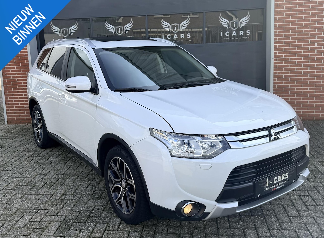 Mitsubishi Outlander - 2.0 Instyle 4WD 7 pers. NAVI SCHUIFDAK TREKHAAK - AutoWereld.nl