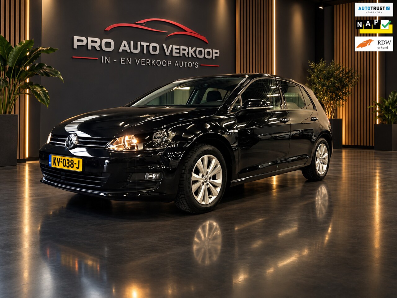 Volkswagen Golf - 1.0 TSI Connected Series Carplay_Camera_Navi_Clima - AutoWereld.nl