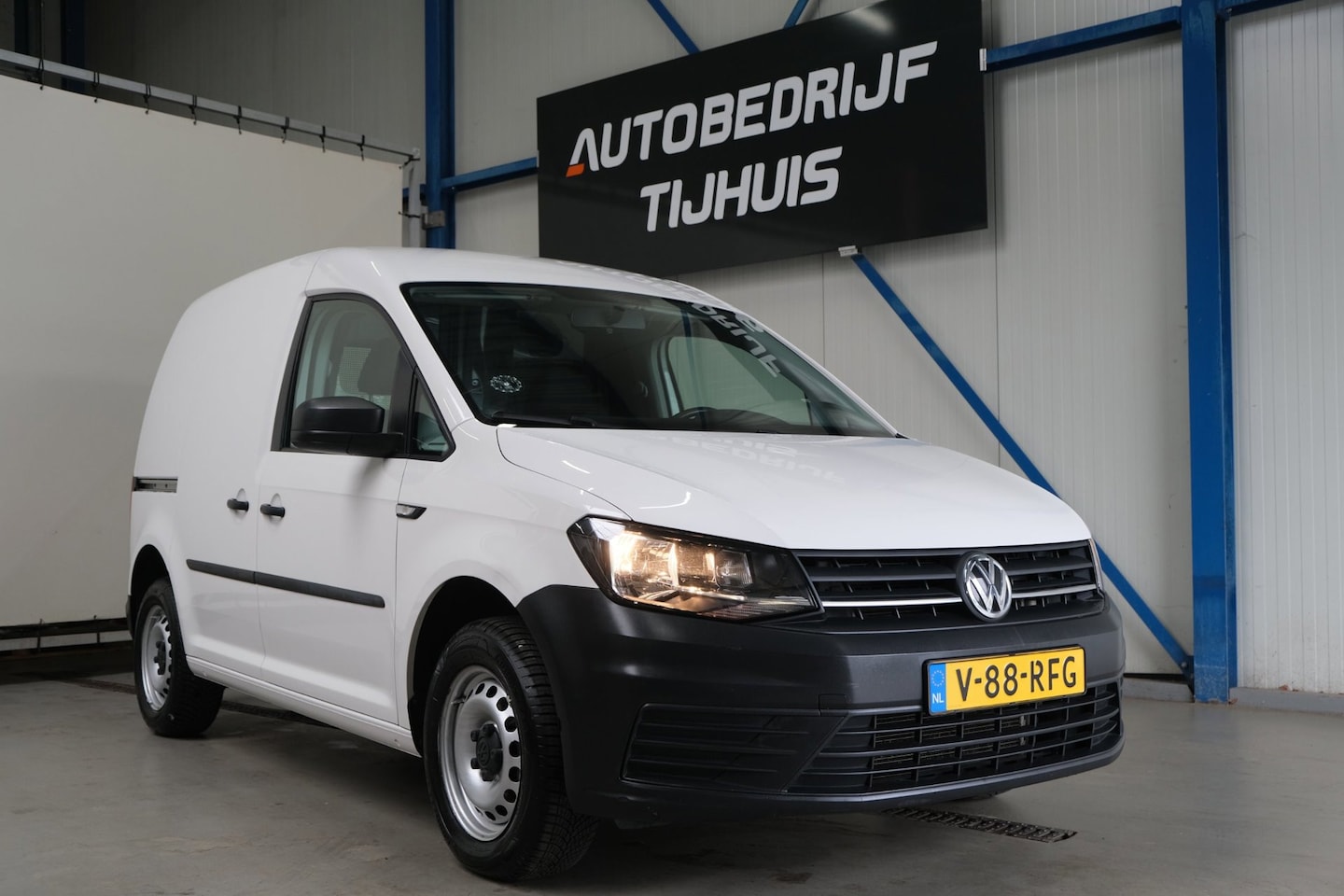 Volkswagen Caddy - 2.0 TDI L1H1 BMT - Airco, Cruise, Trekhaak. - AutoWereld.nl