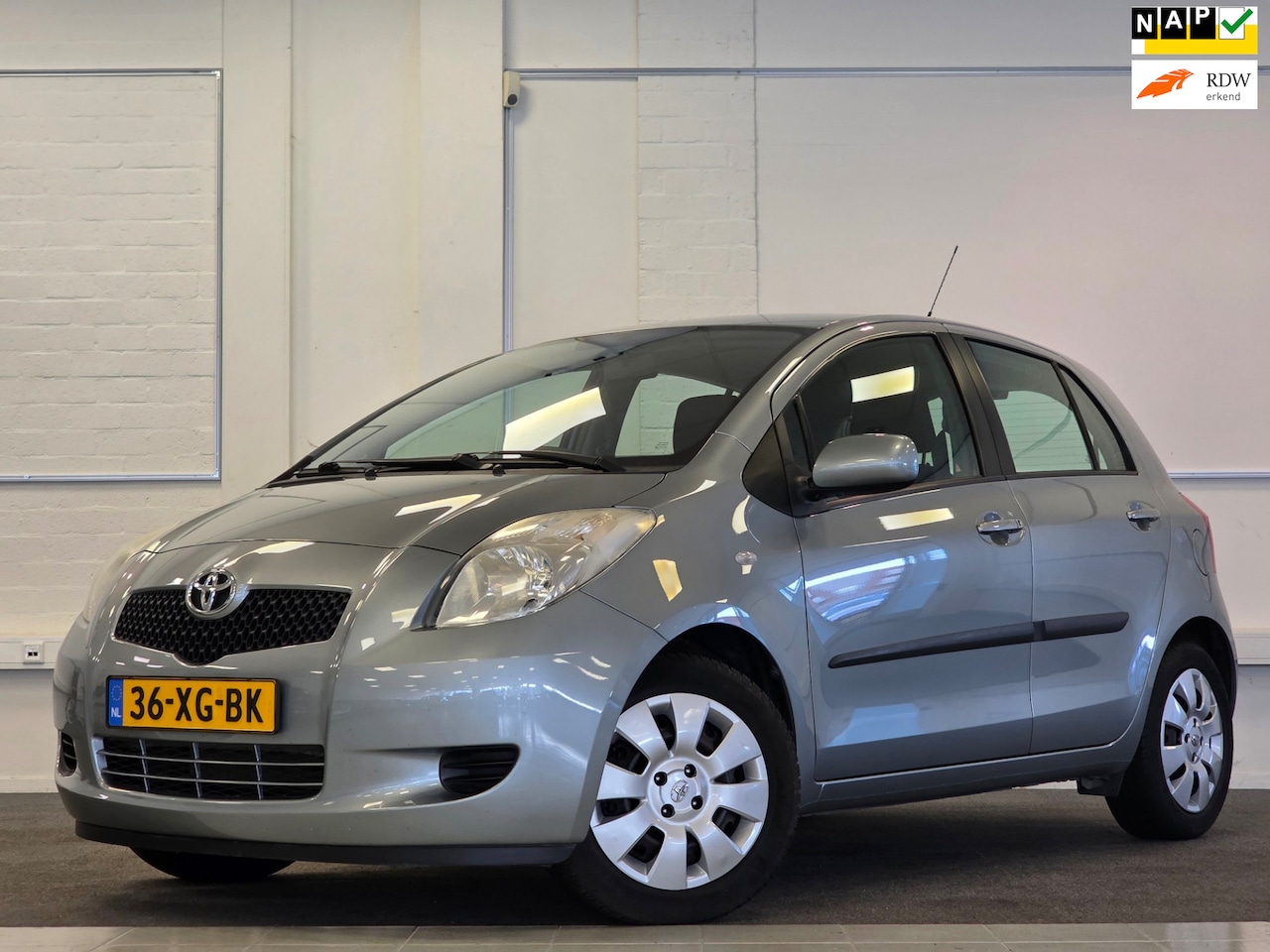 Toyota Yaris - 1.3 VVTi Sol Automaat Trekhaak Airco 1e Eigenaar Allseason - AutoWereld.nl