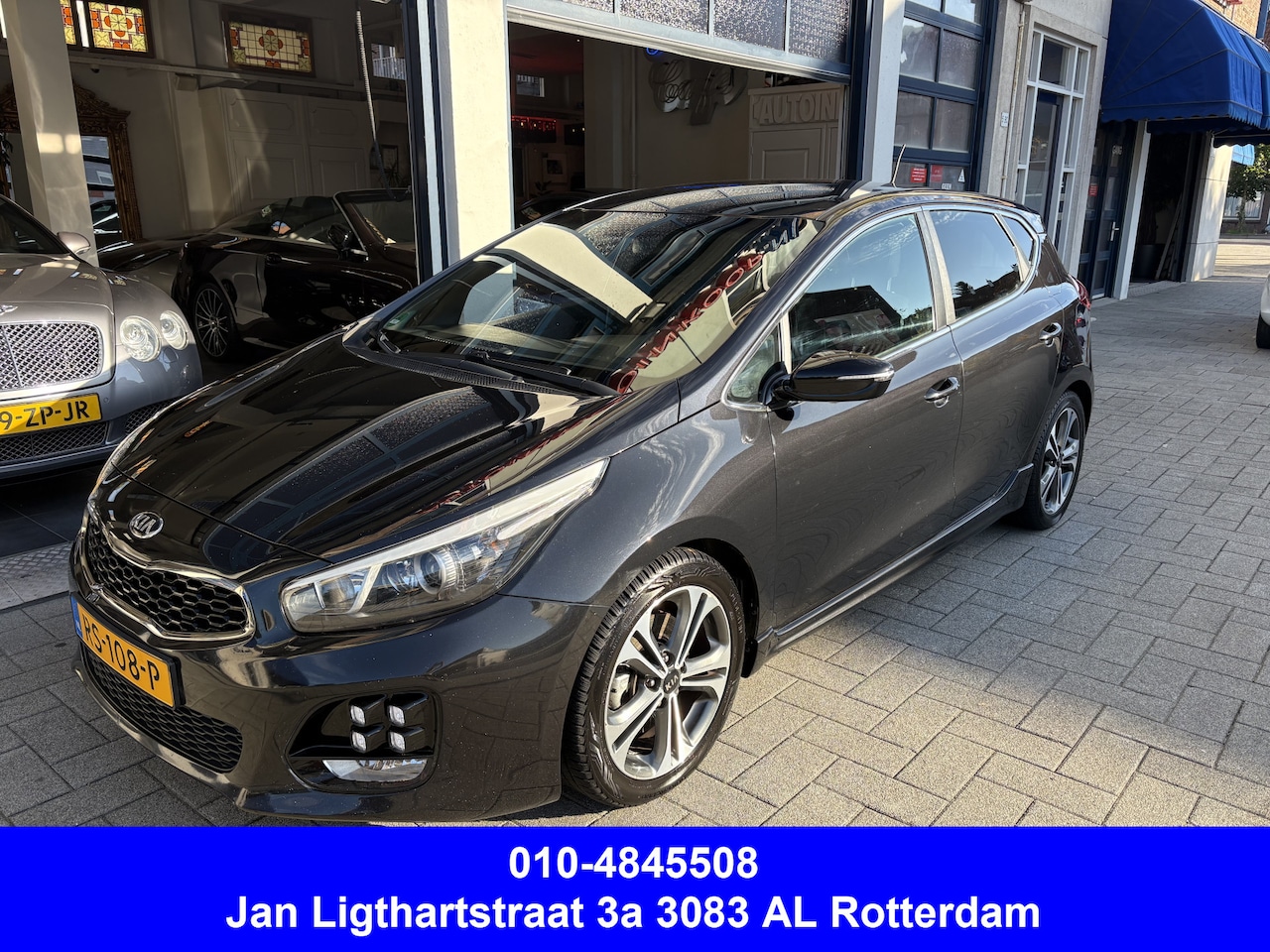 Kia Cee'd - 1.6 CRDi . GT-Line. AUTOMAAT/CAMERA/CLIMA/NW APK - AutoWereld.nl