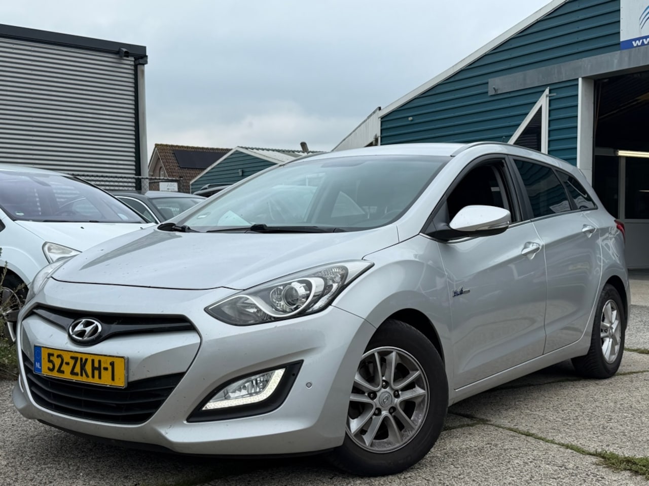 Hyundai i30 Wagon - 1.6 CRDi Business Edition | ECC | LMV | Navi | EX BPM - AutoWereld.nl