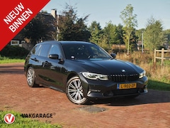 BMW 3-serie Touring - 318i Business Edition Plus | Trekhaak | Camera | LED-Laser | Sfeerverlichting | Apple Carp
