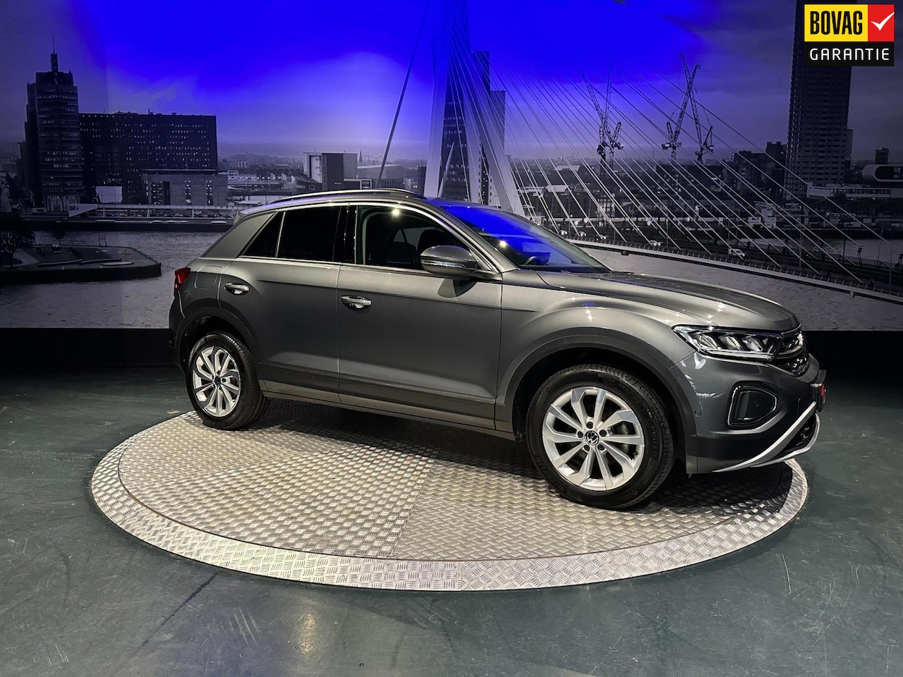 Volkswagen T-Roc - 1.0 TSI Life *ACC*17inch*Privacy Glass*Led*AppConnect*PrivacyGlass*Facelift model - AutoWereld.nl