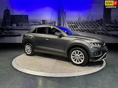 Volkswagen T-Roc - 1.0 TSI Life *ACC*17inch*Privacy Glass*Led*AppConnect*PrivacyGlass*Facelift model