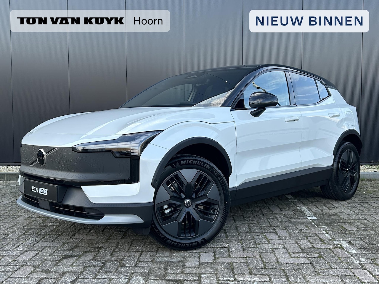 Volvo EX30 Cross Country - P5 Long Range Plus Europa 69 kWh Elektrische stoelverstelling / Harman Kardon Audio / Elek - AutoWereld.nl