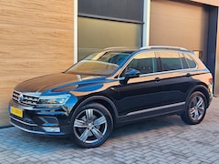 Volkswagen Tiguan - 2.0 TSI 4Motion Highline Leer Trekhaak Keyless Camera Navi