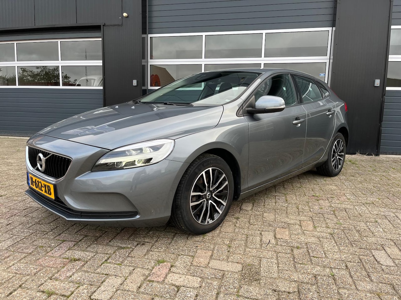 Volvo V40 - 1.5 T2 Kinetic 66000 km met NAP - AutoWereld.nl