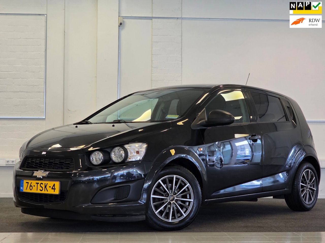 Chevrolet Aveo - 1.2 LS Airco Carplay Nieuwe Banden Navigatie - AutoWereld.nl