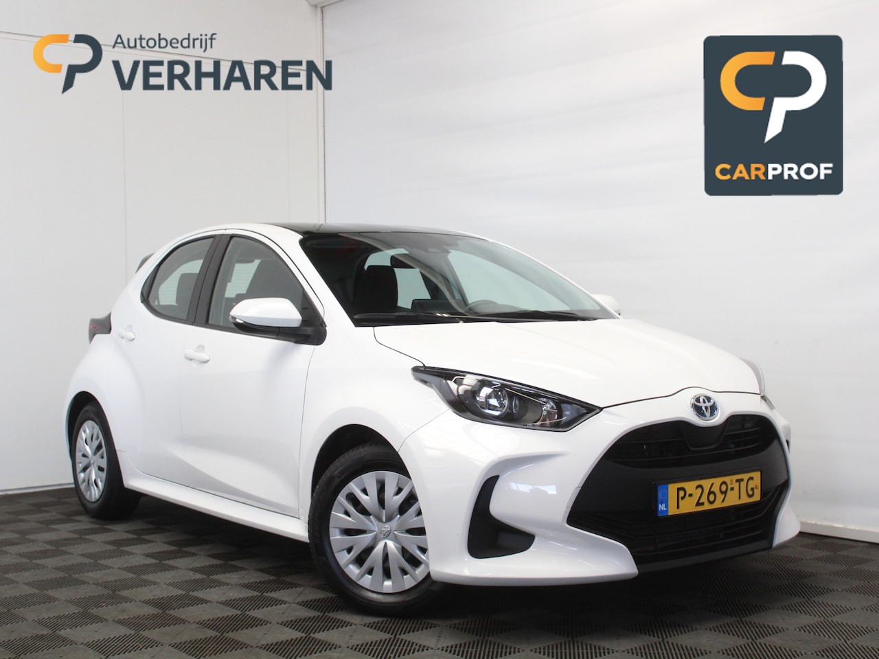 Toyota Yaris - 1.5 Hybrid Active NAV | CARPLAY | AUTOMAAT | ADAPCRUISE | TREKHAAK | - AutoWereld.nl