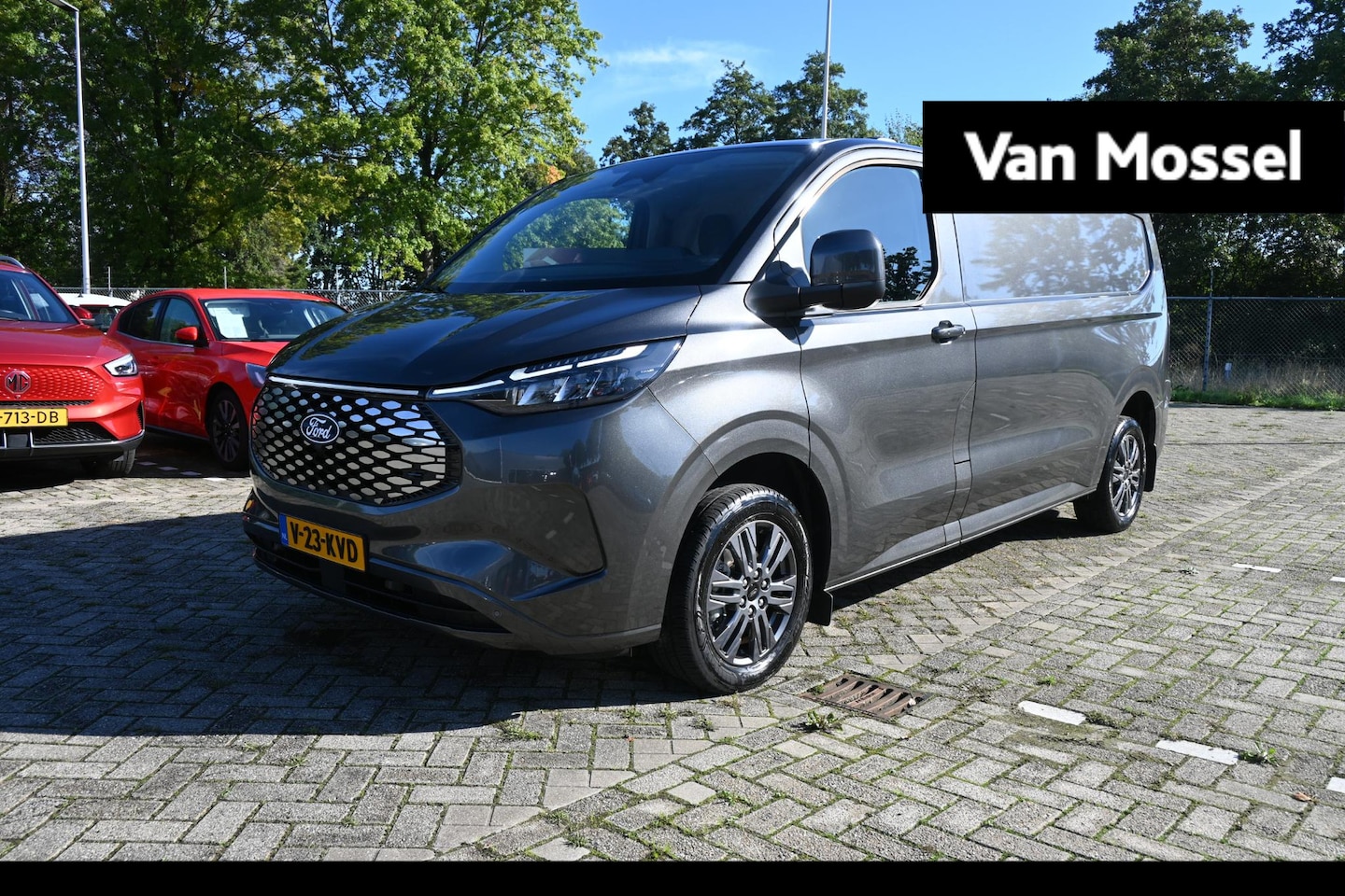 Ford E-Transit Cust. - 320 L2H1 Limited 65 kWh | Trekhaak 2300KG | Camera | Stoelverwarming | Adaptive Cruise | F - AutoWereld.nl