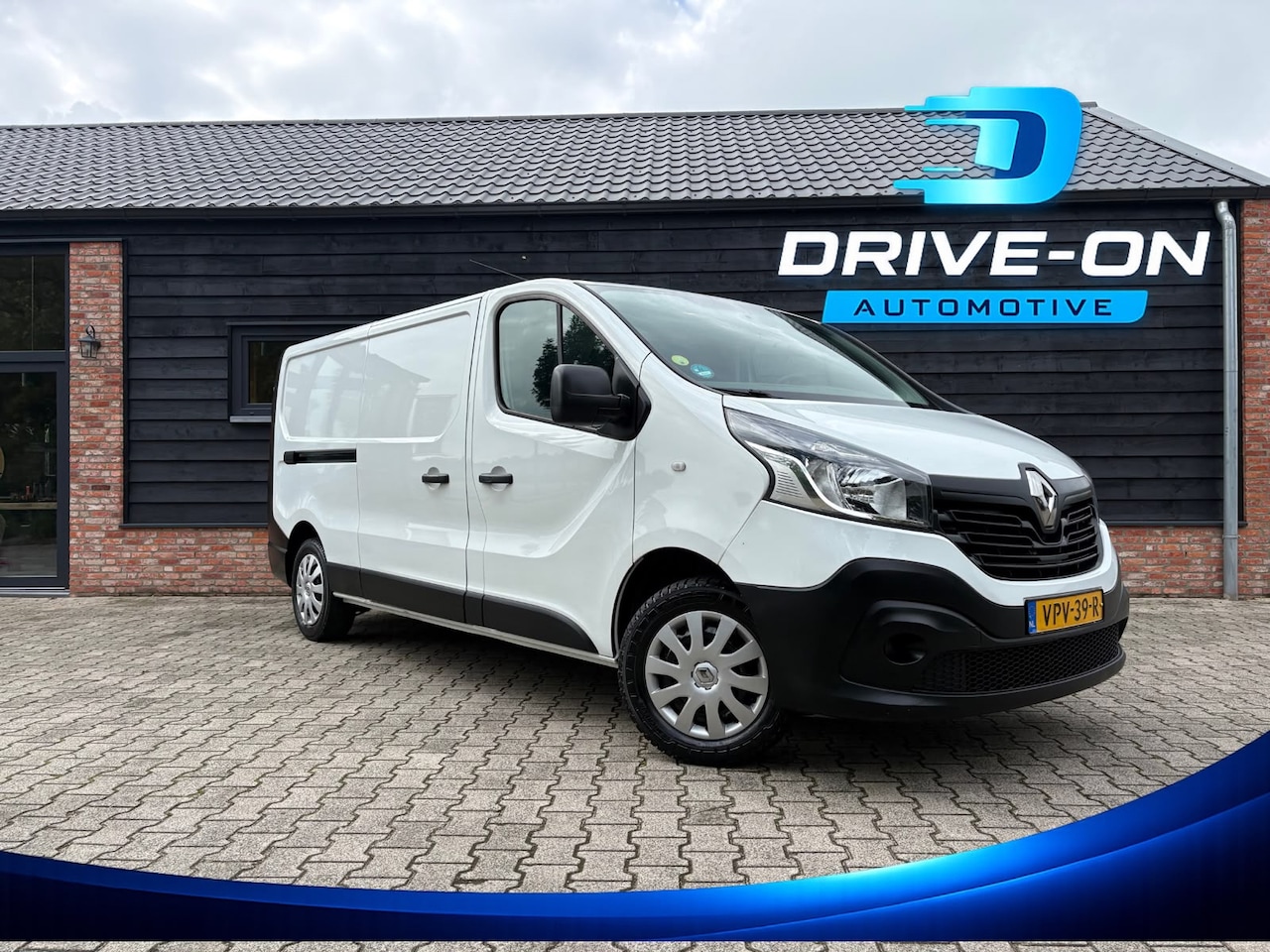 Renault Trafic - 1.6 dCi T29 L2H1 Comfort - Keyless - Nieuwe motor - 3 pers - AutoWereld.nl