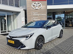 Toyota Corolla - Hybrid 140 GR Sport SCHUIF/KANTELDAK SPORTIEVE UITSTRALING PARKEERSENSOREN
