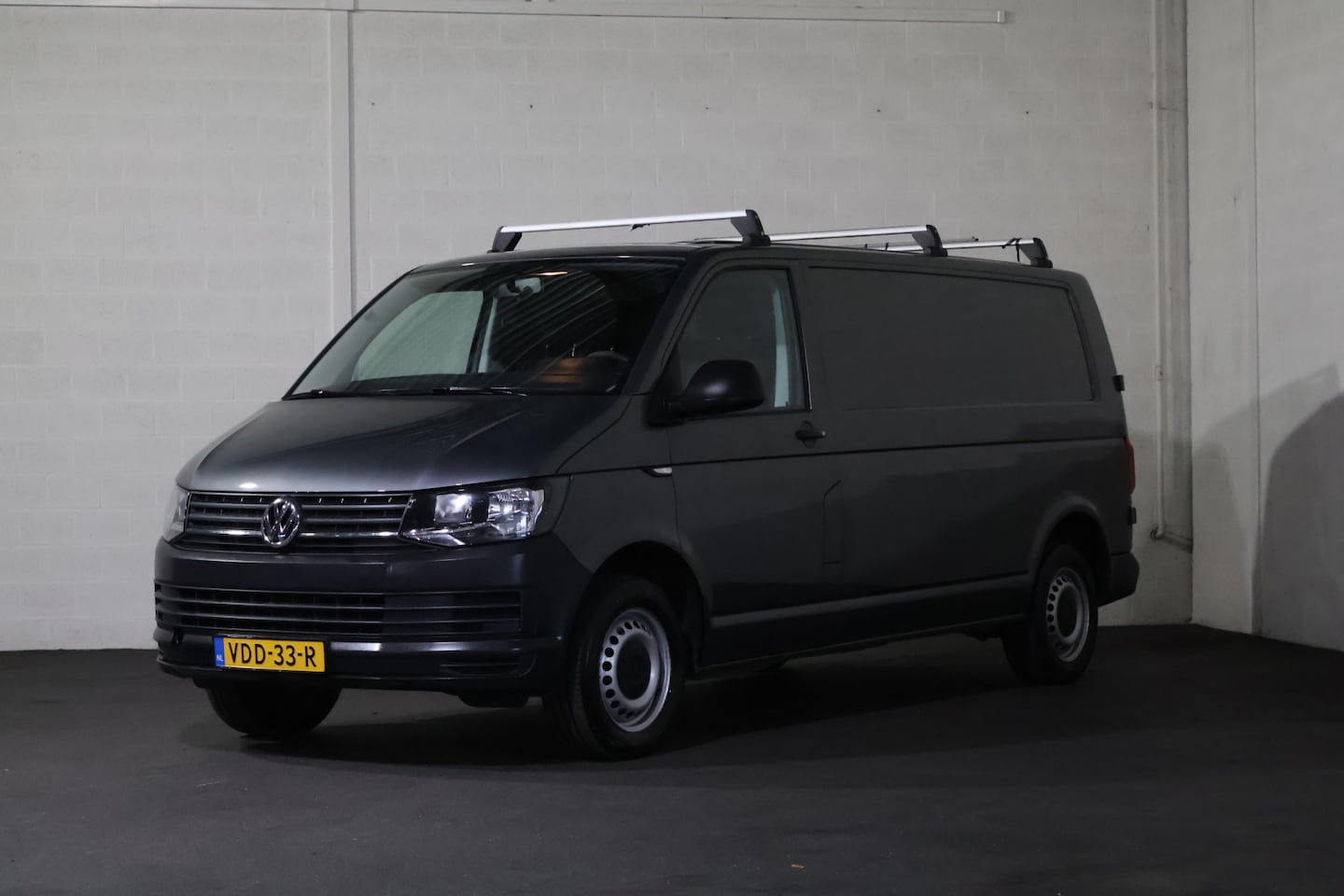 Volkswagen Transporter - 2.0 TDI L2 H1 Airco - AutoWereld.nl
