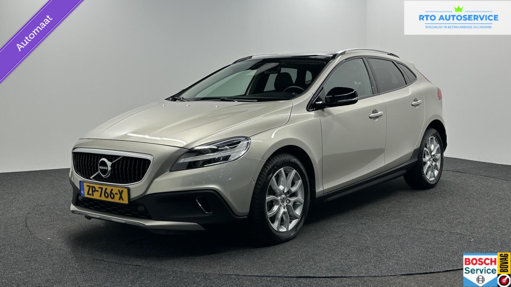Volvo V40 Cross Country - 1.5 T3 Polar+ Luxury LEER PANO NAVI TREKHAAK ECC CRUISE LM. - AutoWereld.nl
