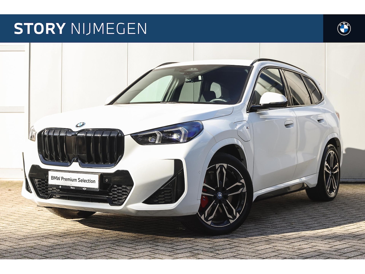 BMW X1 - xDrive25e M Sport Automaat / Sportstoelen / Comfort Access / Head-Up / Adaptieve LED / Get - AutoWereld.nl