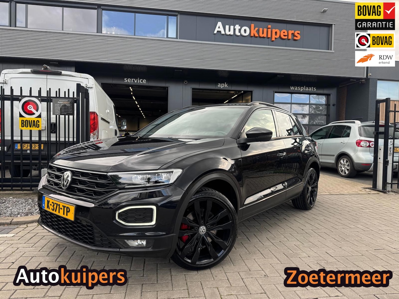 Volkswagen T-Roc - 1.5 TSI Sport Business R 1.5 TSI Sport Business R , black edition - AutoWereld.nl