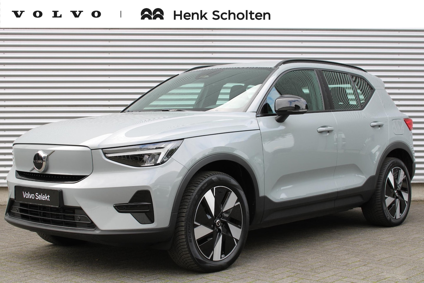 Volvo EX40 - Single Motor Extended Range Plus 82 kWh | Trekhaak | Verwarmbare voorstoelen en stuurwiel - AutoWereld.nl