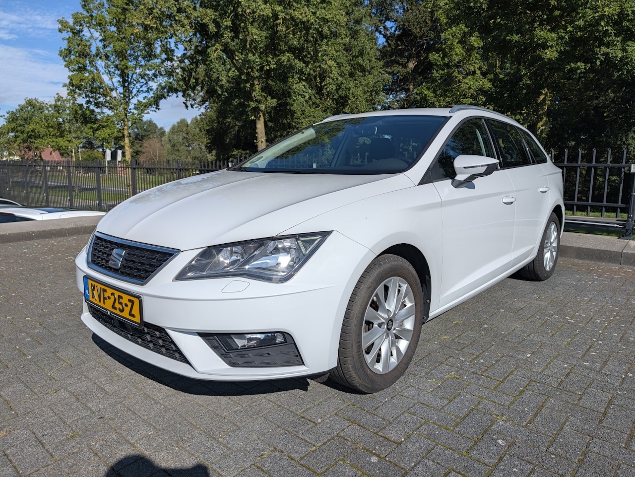 SEAT Leon - 1.5 TSI 150PK | Trekhaak | Camera | ACC | Stoelverw. | Climate Control | LED - AutoWereld.nl