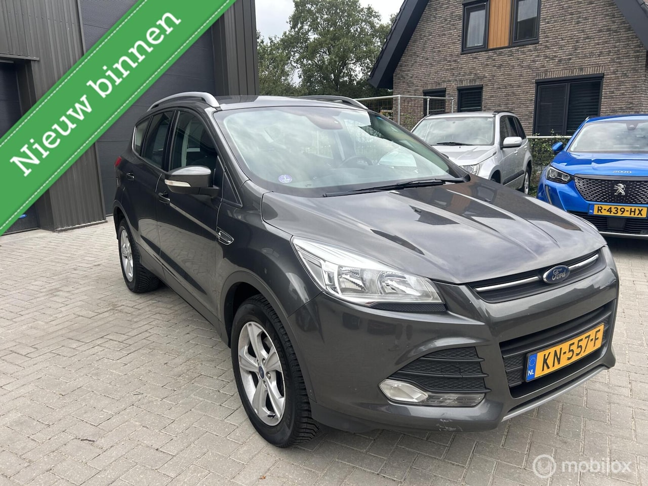 Ford Kuga - 1.5 120 Pk 2016 Navi Trekhaak PDC - AutoWereld.nl
