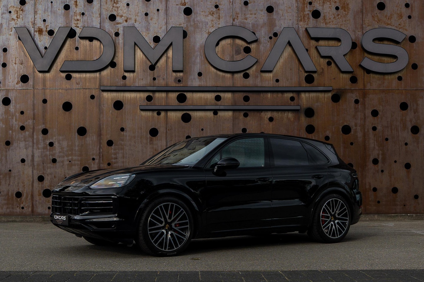 Porsche Cayenne - 3.0 E-Hybrid | PASM | Soft-Close | Panorama | Chrono | 18-Weg | 360 | HUD | BOSE | - AutoWereld.nl