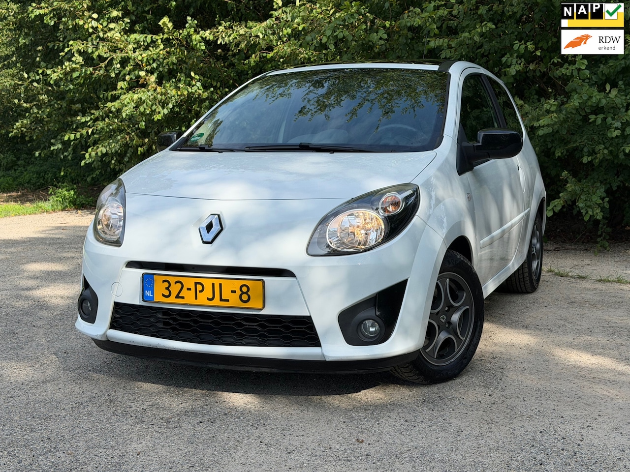 Renault Twingo - 1.2-16V Dynamique | Pano + Cruise + Lange APK Nu € 1.475,- !!! - AutoWereld.nl