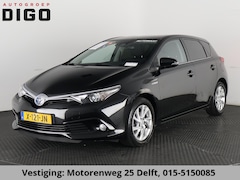 Toyota Auris - 1.8 HYBRIDE EXECUTIVE AUTOMAAT GARANTIE 2029 CAMERA.STOELVERWARMING . NAVIGATIE . CRUISE C