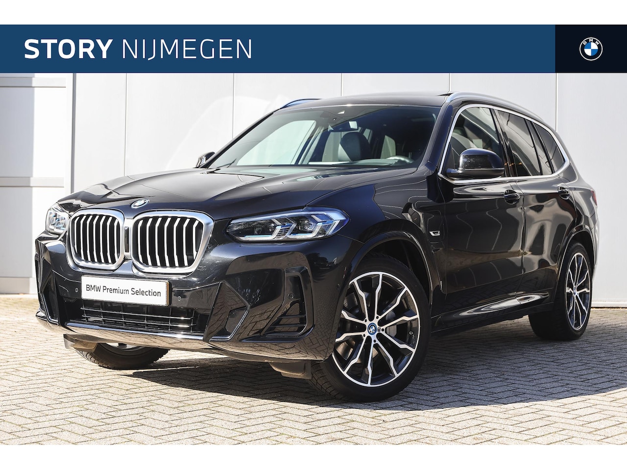 BMW X3 - xDrive30e M Sport Automaat / Panoramadak / Trekhaak / Sportstoelen / Laserlight / Achterui - AutoWereld.nl
