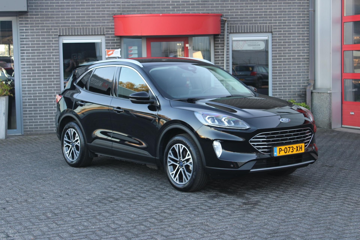 Ford Kuga - 2.5 PHEV Titanium X Trekhaak/Dealer onderhoud!!/NL Auto!! - AutoWereld.nl
