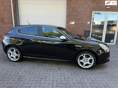 Alfa Romeo Giulietta - 1.4 T Distinctive|AIRCO|NIEUWE APK|CRUISE