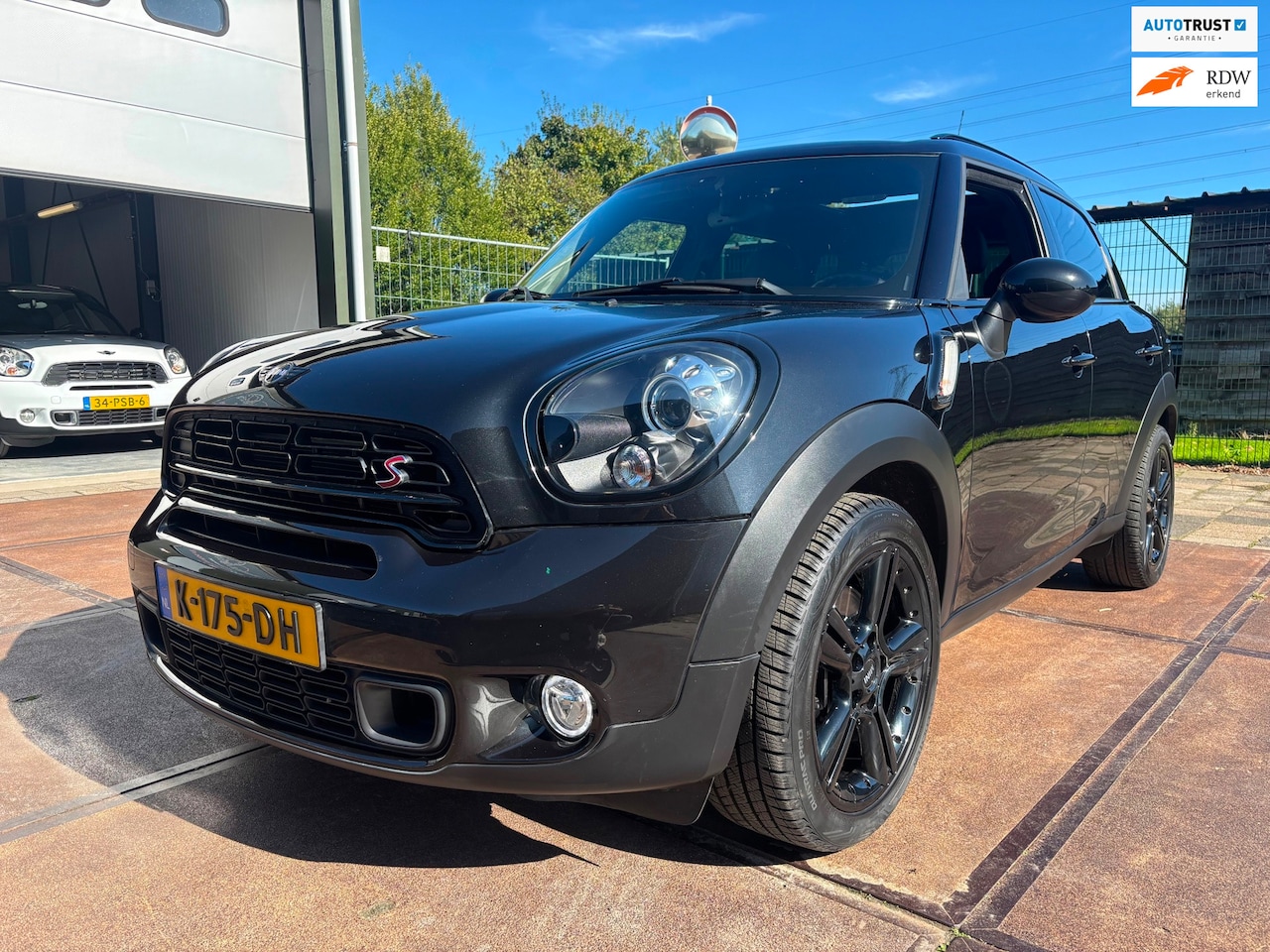 MINI Countryman - 1.6 Cooper S Chili Pano Leder Navi Harman Kardon Black - AutoWereld.nl