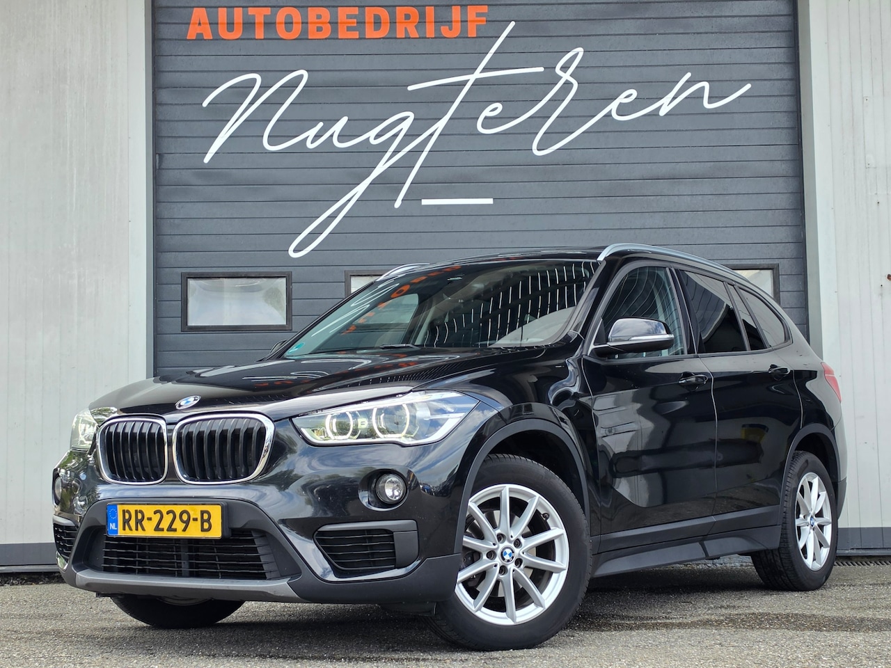 BMW X1 - SDrive16d Executive|Panoramadak|LED|Stoelverwarming| - AutoWereld.nl
