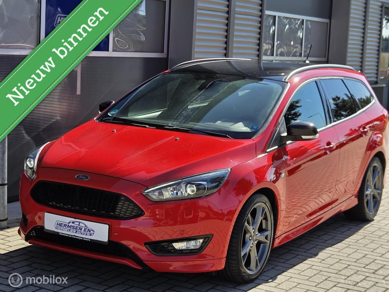 Ford Focus Wagon - 1.5 ST-Line Red Edition - AutoWereld.nl