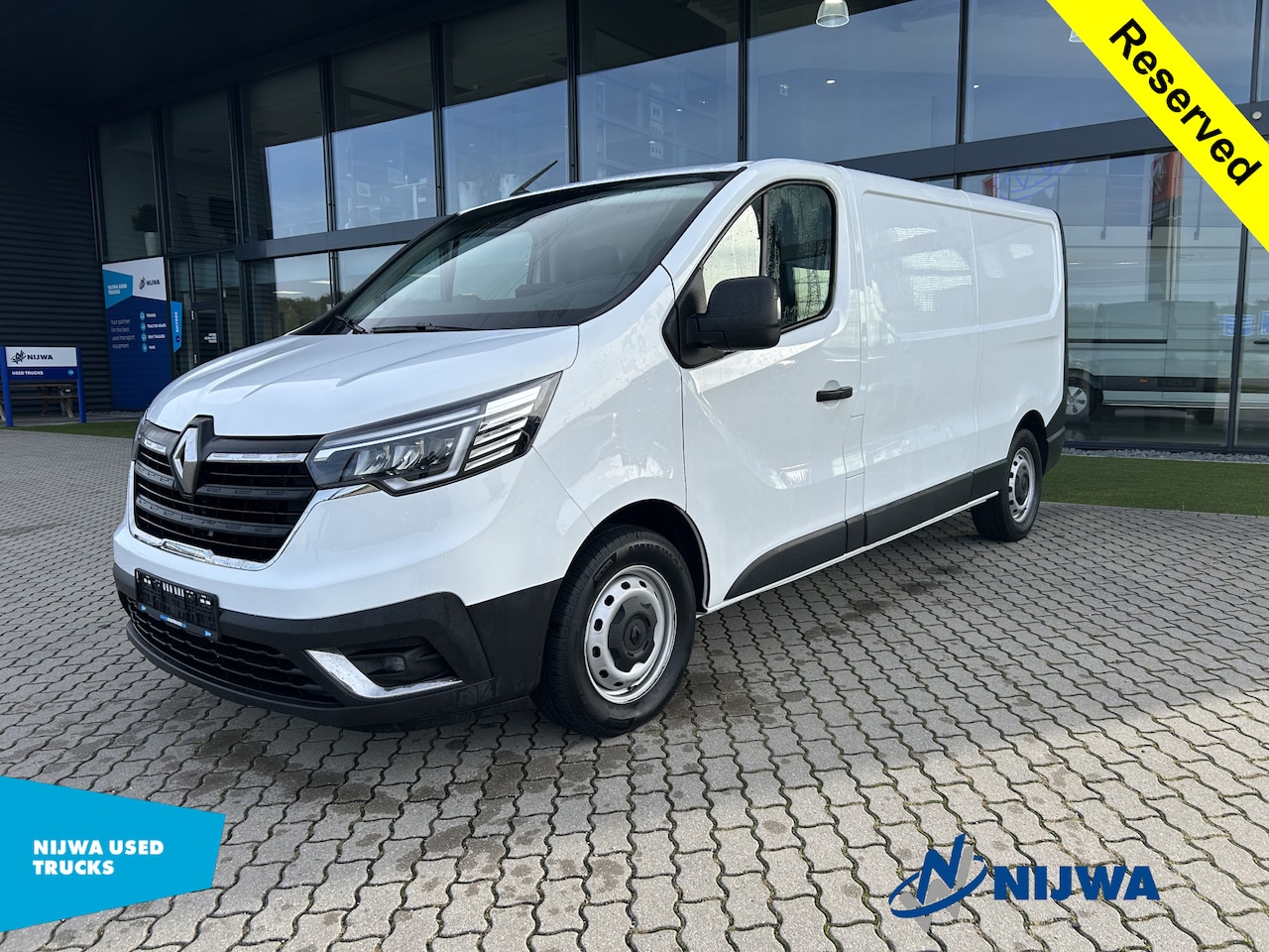 Renault Trafic - 110 L2H1 Navigatie + Parkeersensoren - AutoWereld.nl
