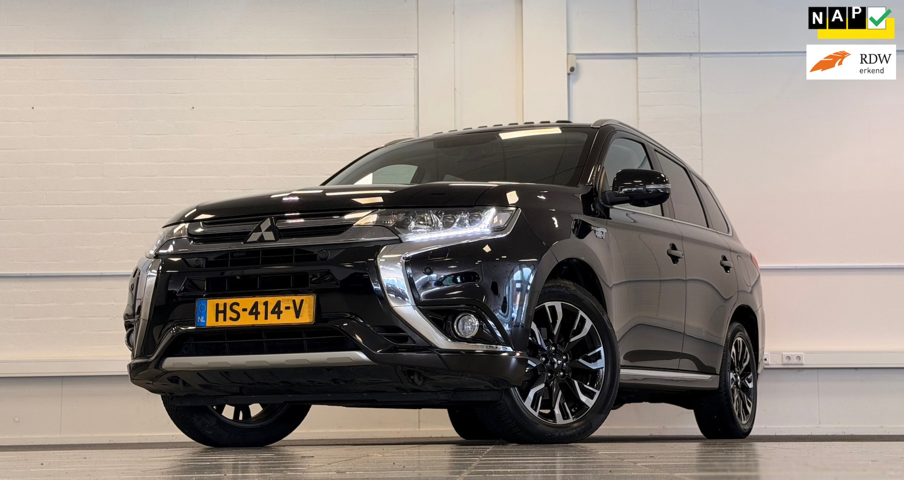 Mitsubishi Outlander - 2.0 PHEV instyle+ Trekhaak 2e Eigenaar Nieuwe APK - AutoWereld.nl