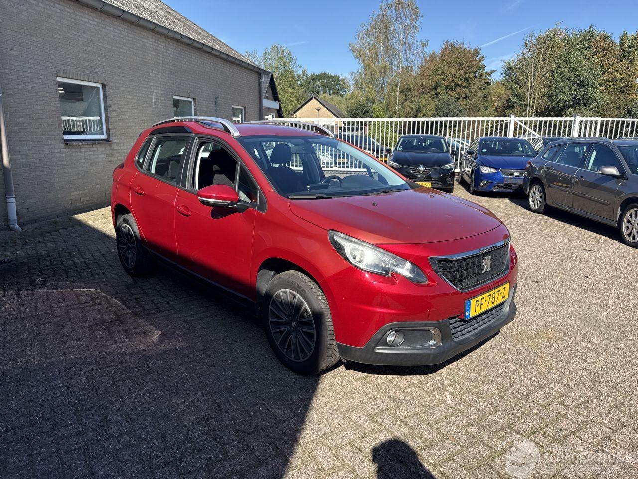 Peugeot 2008 - 1.2 PureTech Blue Lion AUTOMAAT REST BPM €600,-!!! - AutoWereld.nl