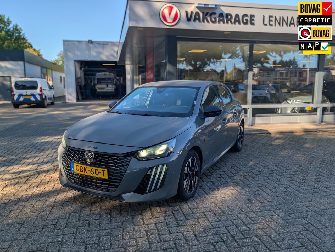 Peugeot 208 - 1.2 PureTech 100 Allure - AutoWereld.nl