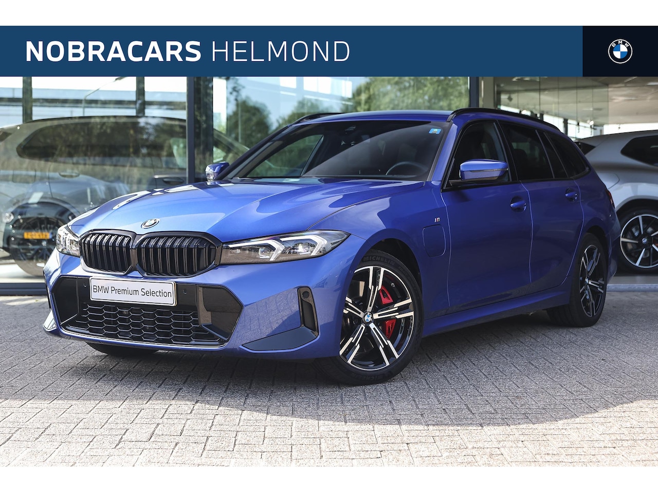 BMW 3-serie Touring - 330e M Sport Automaat / Sportstoelen / Achteruitrijcamera / Adaptieve LED / Getint glas / - AutoWereld.nl
