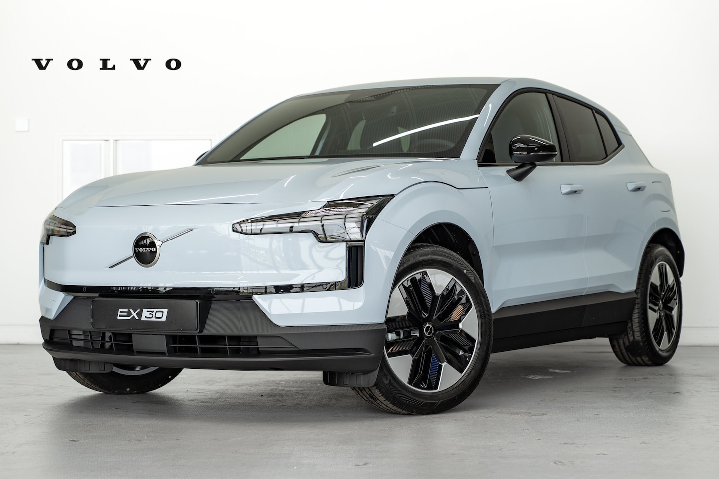 Volvo EX30 - P3 Plus Europa 51 kWh Getint Glas | Elektr klep | BLIS | Elektr Stoelen | Stoelverw - AutoWereld.nl