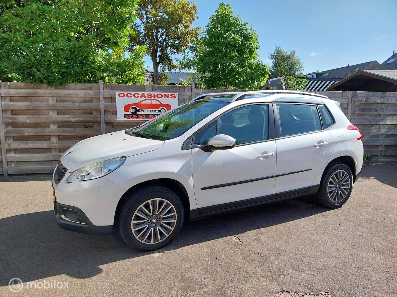 Peugeot 2008 - 1.2 PureTech Blue Lion 1.2 PureTech Blue Lion - AutoWereld.nl